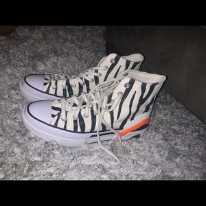Zebra print Converse